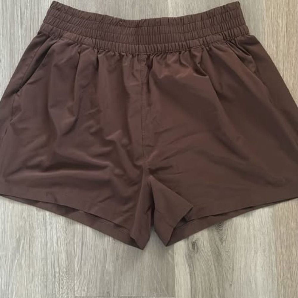 Vuori Villa Java Brown Shorts L